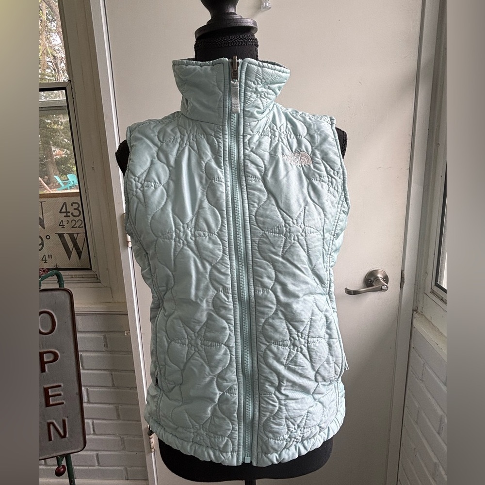 The North Face Quilted Puffer Vest small athleisure layered transitional winter